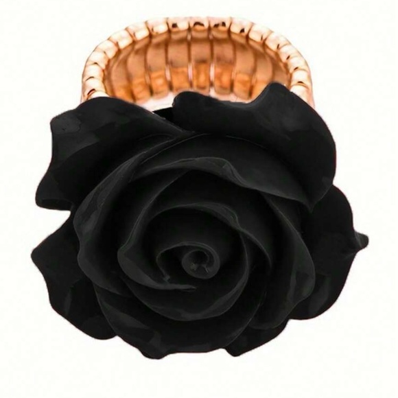 Elegant Black Rose Gold Ring - Picture 4 of 4